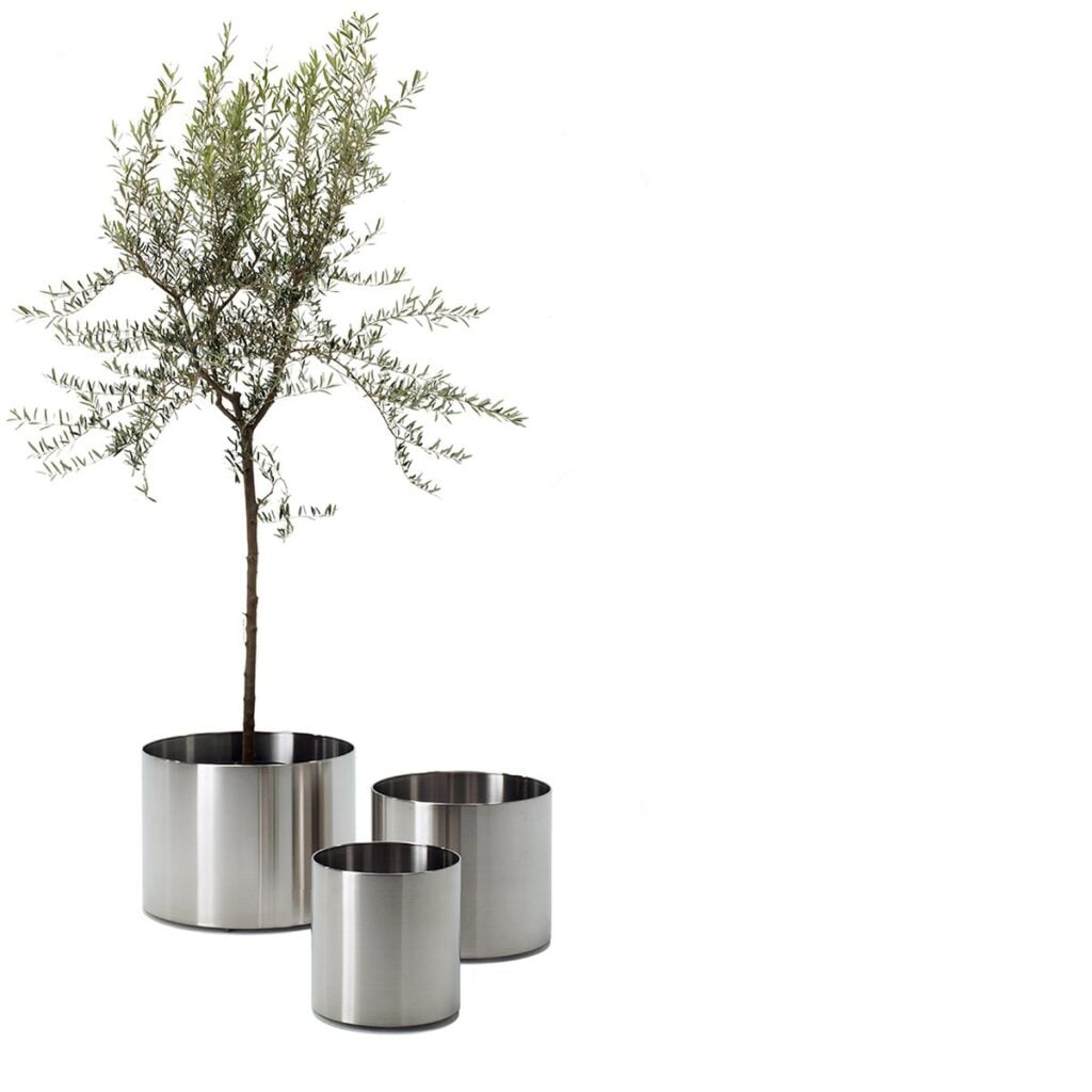Ζαρντινιέρα Rexite Nox Flora με ροδάκια, Ø66 εκ. – σε χώρο γραφείου